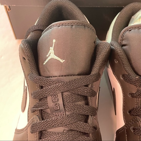 Air Jordan 1 Low Mens Size 10 Basketball Sneakers White & Mint - Picture 7 of 10